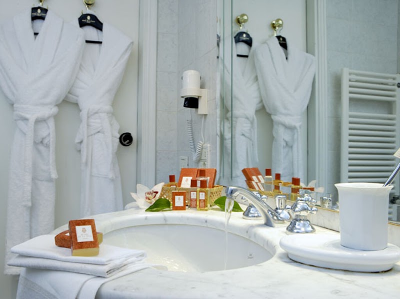 Hotel De La Ville - 2