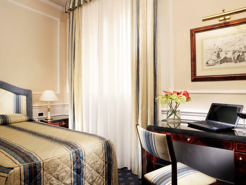 Hotel De La Ville - 3