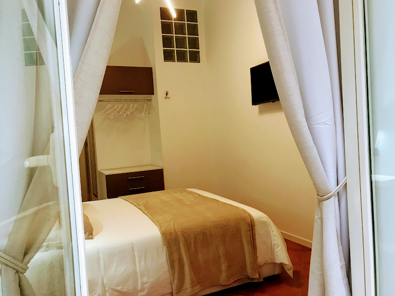 Base Napoli Plebiscito b&b - 3