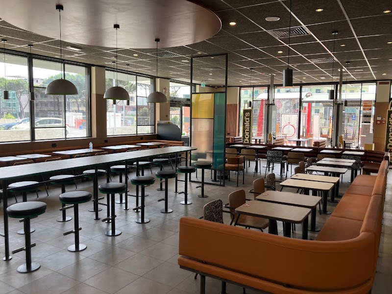 McDonald's Casoria Via Nazionale delle Puglie - 3