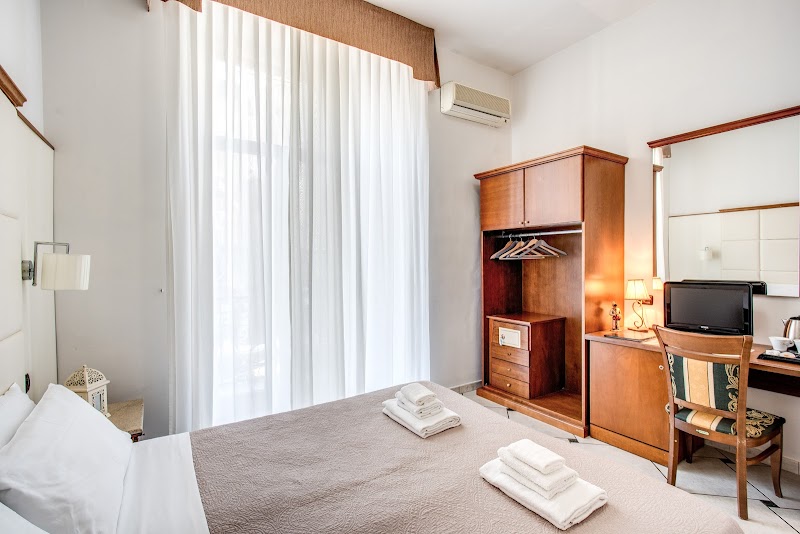 ibis Styles Napoli Garibaldi - 3