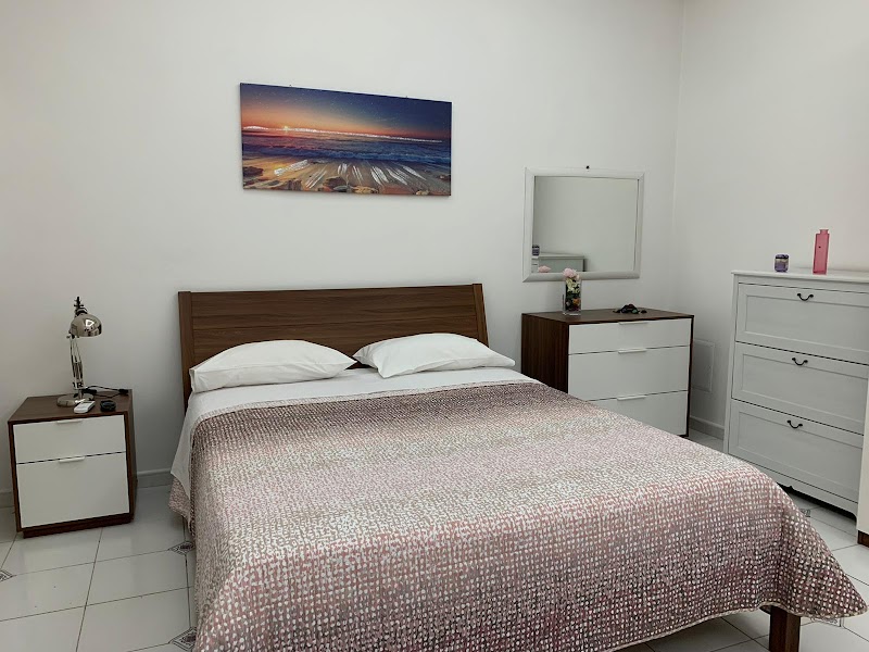 Miss Emily Vesuvio B&B - 3