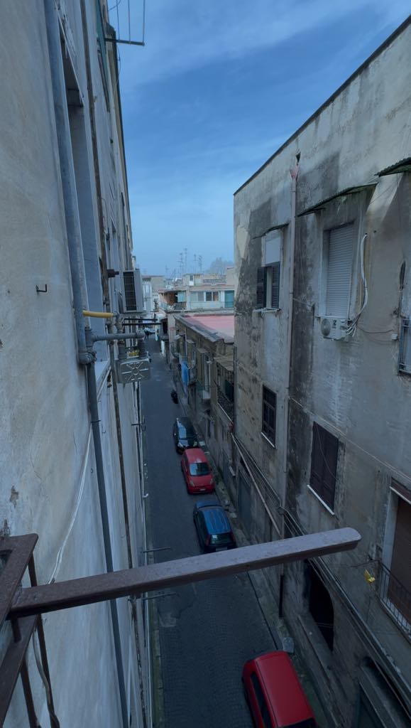 B&B AIR TERMINAL 21 - 3