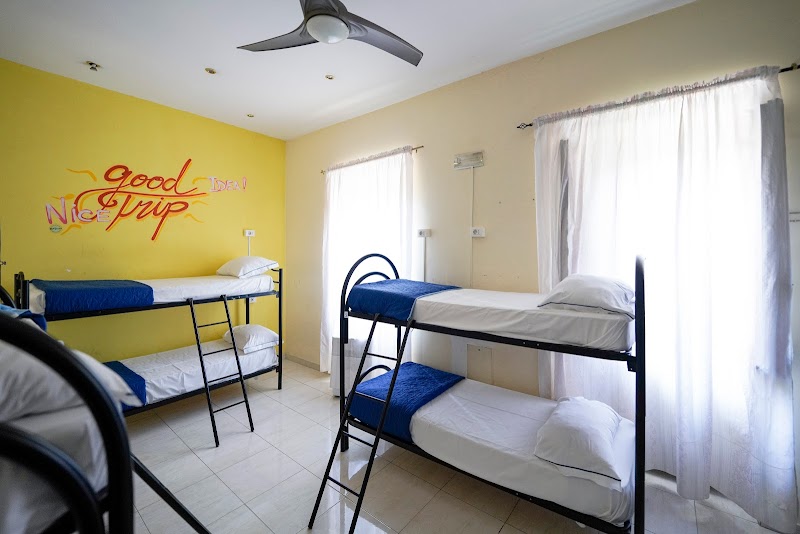 Los Mochileros Hostel - Age Limit 18-28